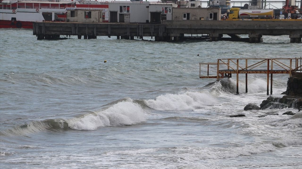 Tekirdağ'da Poyraz Denizi Olumsuz Etkiliyor