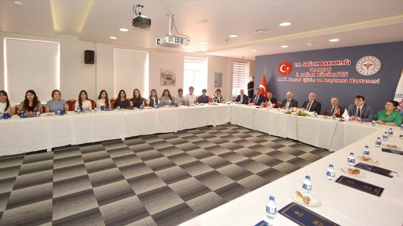 Trabzon'da Tıp Öğrencilerine Sertifika Töreni