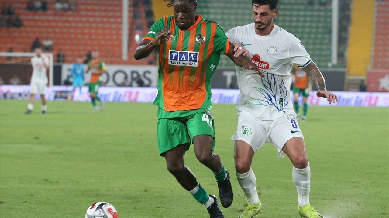 Trendyol Süper Lig'de Golsüz İlk Yarı: Corendon Alanyaspor ve Çaykur Rizespor
