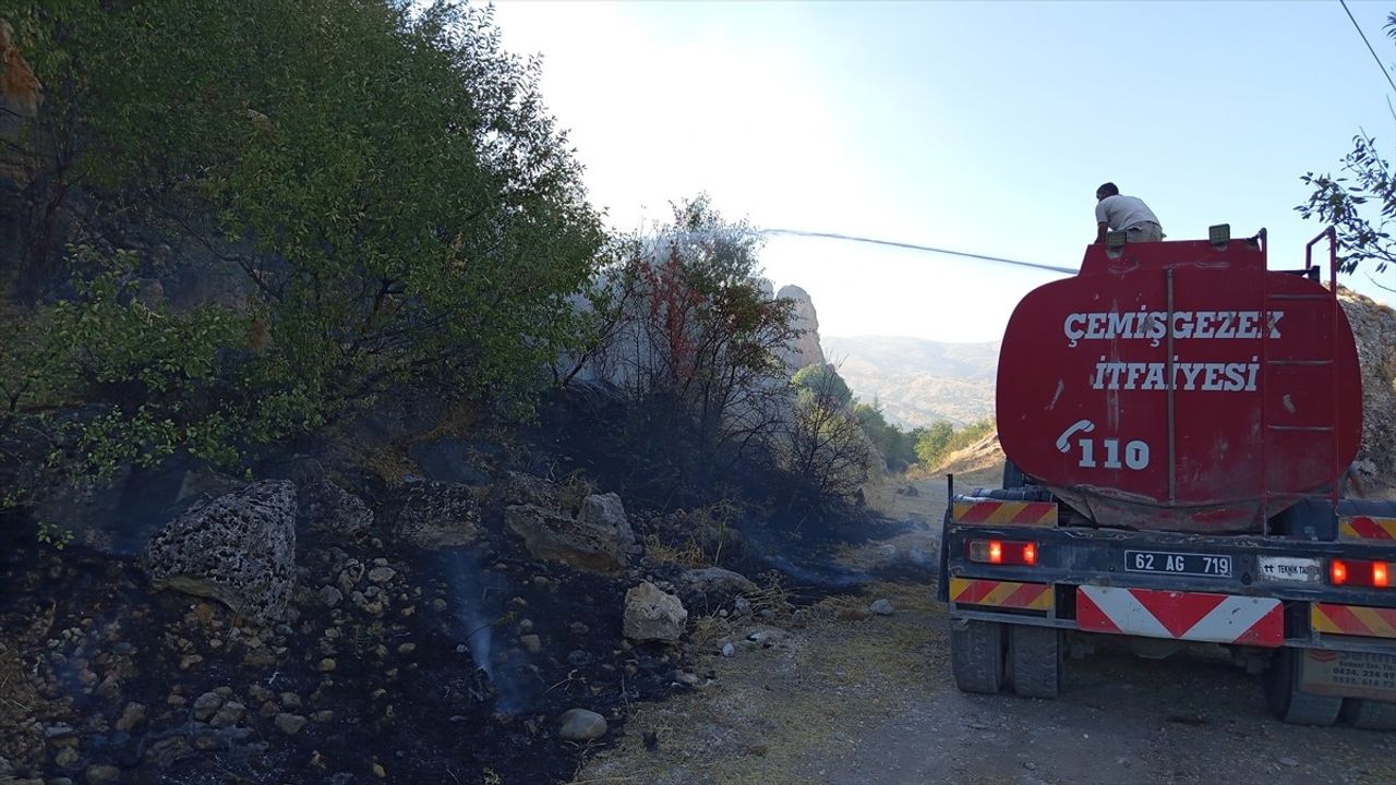 Tunceli'de Otluk Alandaki Yangın Kontrol Altına Alındı