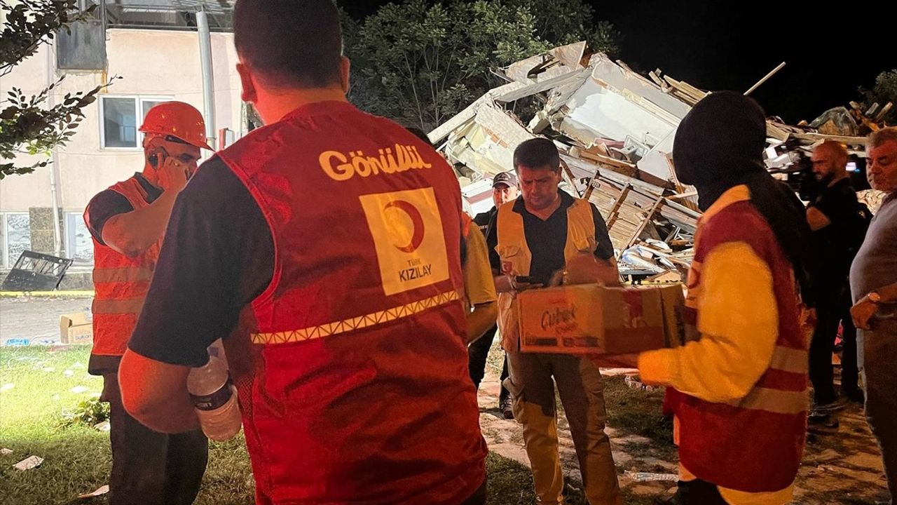 Türk Kızılay, Balıkesir Depremi İçin Hızla Hareket Geçiyor
