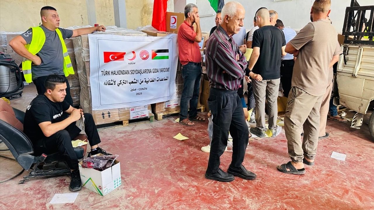 Türk Kızılay Batı Şeria'ya 1200 Gıda Kolisi Gönderdi