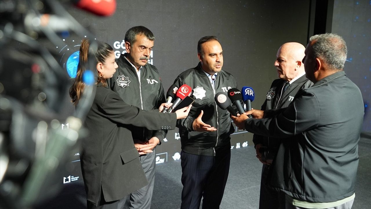 Türkiye, 2027'de Ay'a Milli Uzay Aracını Gönderecek