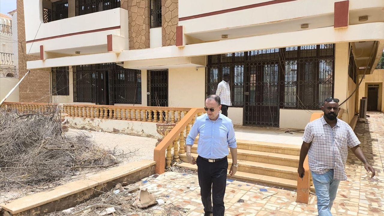 Türkiye'nin Hartum Büyükelçisi İlk Ziyaretini Gerçekleştirdi