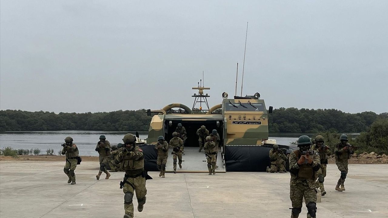 Türkiye ve Pakistan Arasında İkili Amfibi Tatbikatı Gerçekleşti