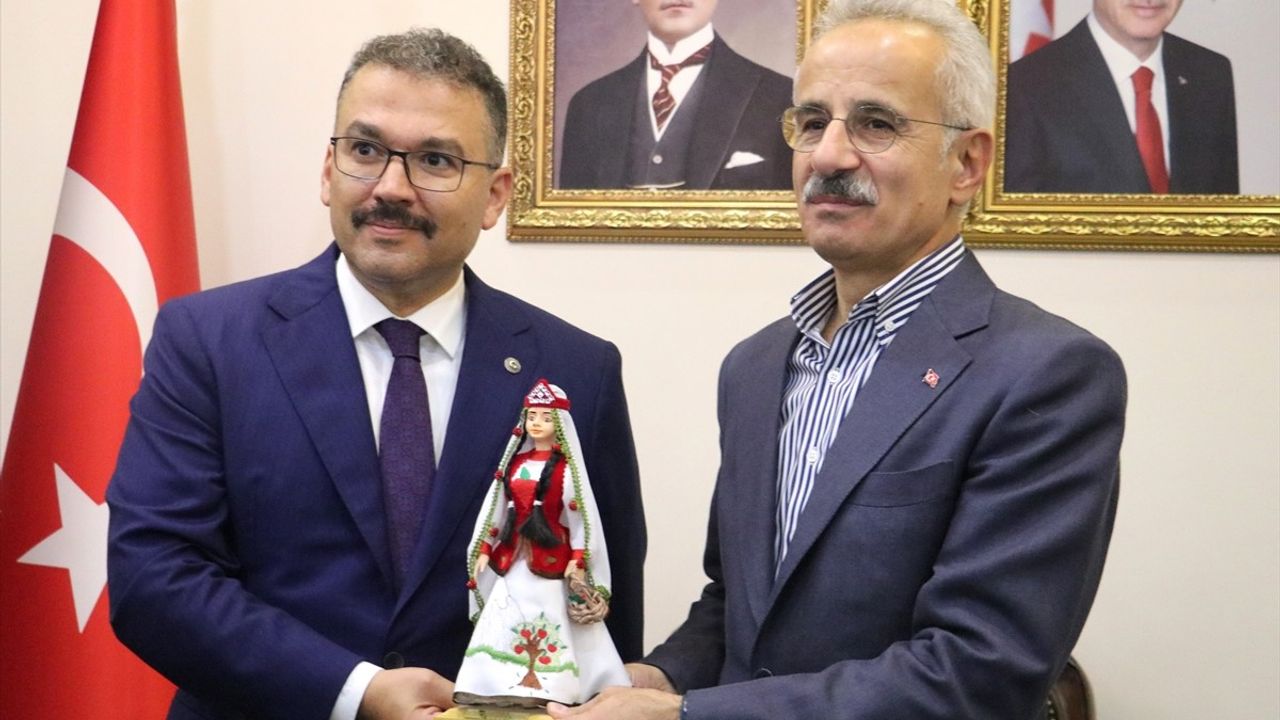 Ulaştırma ve Altyapı Bakanı Uraloğlu Iğdır Ziyaretinde