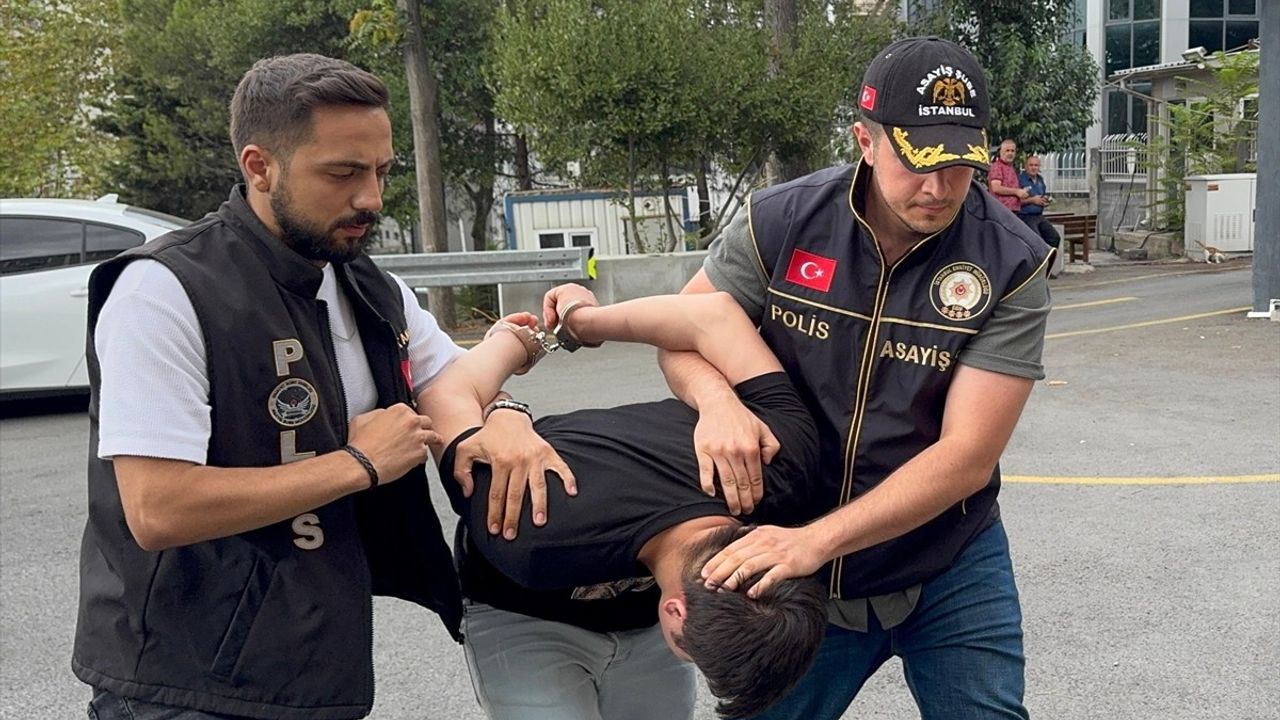 Ümraniye'de Bıçaklı Saldırı: Bir Kadın Hayatını Kaybetti