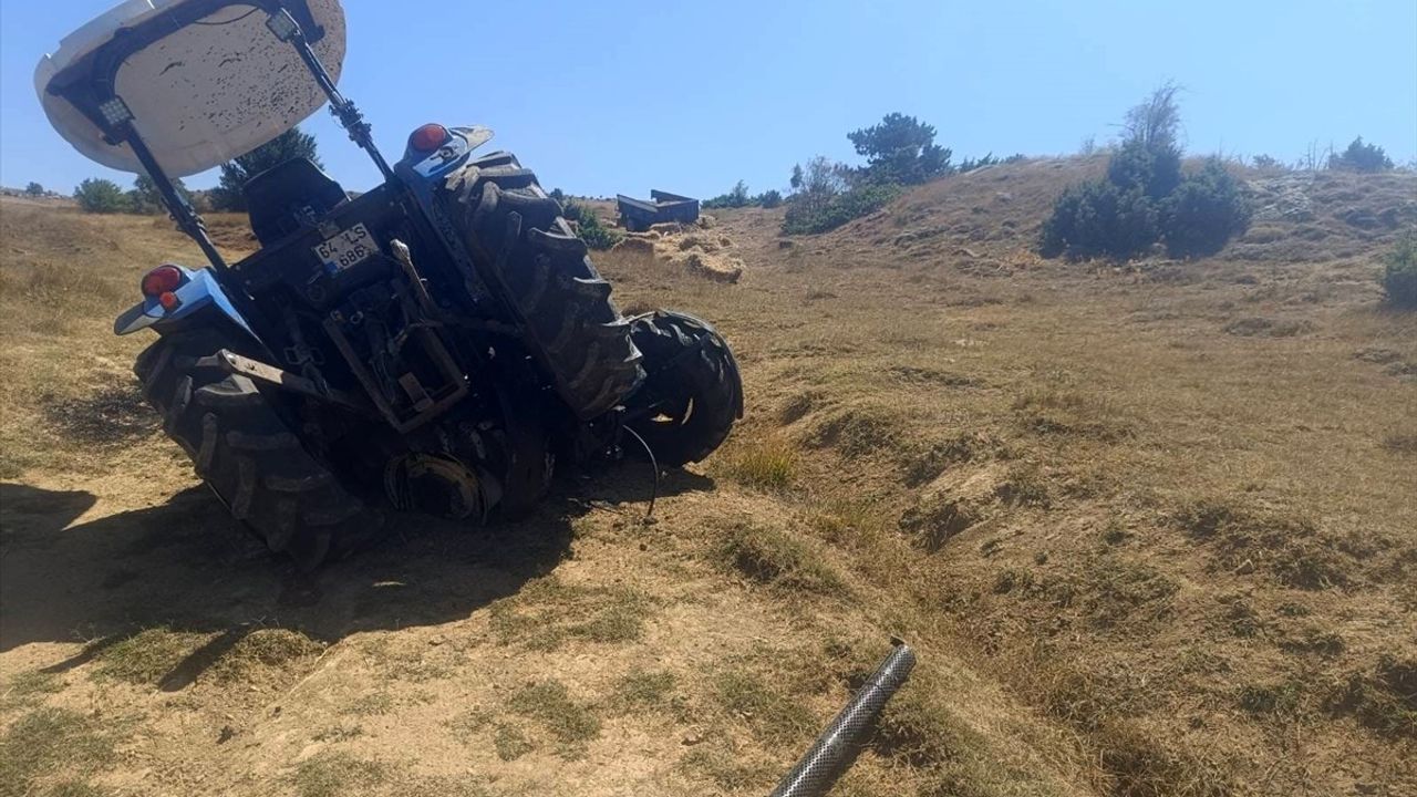 Uşak'ta Traktör Devrildi: 1 Çocuk Hayatını Kaybetti