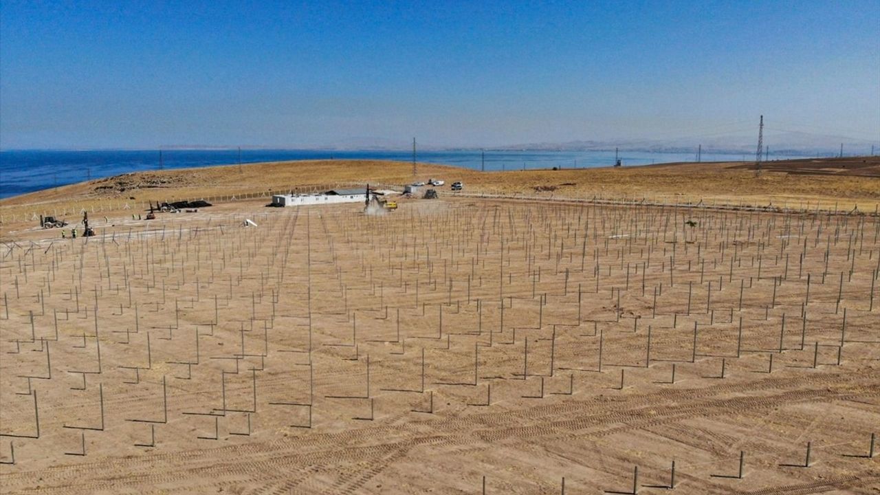Van'da 38,5 Megavat Kapasiteli Güneş Enerjisi Santrali Kuruluyor