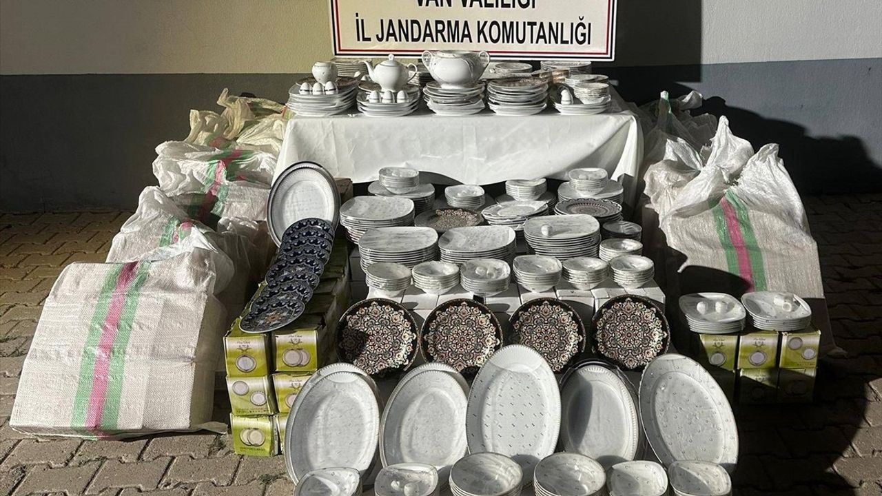 Van'da Kaçakçılık Operasyonları: 60 Kişi Gözaltında