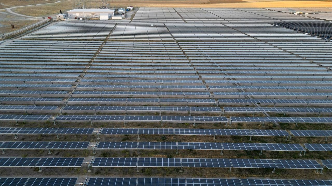 Van'daki Güneş Enerji Santralleri Ekonomiye 800 Milyon Lira Katkı Sağlıyor