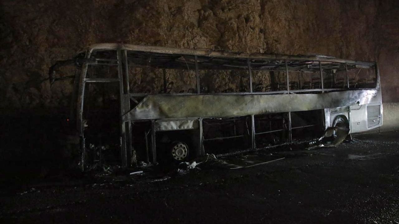 Yangın, Hatay'daki Yolcu Otobüsünde Paniğe Yol Açtı