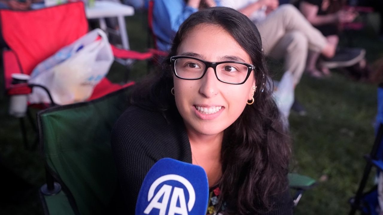 Yedikule Hisarı'nda Açık Hava Sinema Keyfi: 'Venedik'te Cinayet'