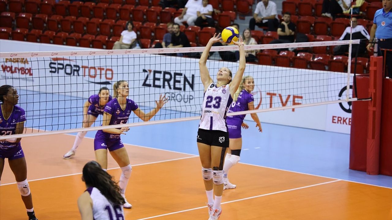2025 Ahmet Göksu Özel Voleybol Kadınlar Turnuvası'nda 3. Gün Maçları Tamamlandı