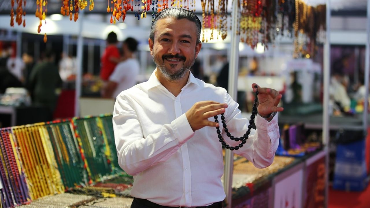 Adana'da 4. Tesbih ve Doğal Taşlar Fuarı Açıldı
