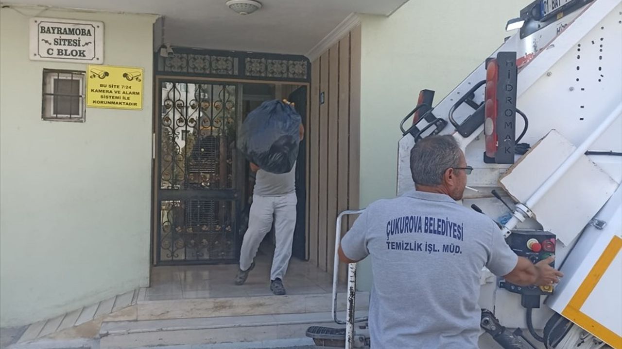 Adana'da Evdeki Çöp Temizliği: İki Kamyon Atık Çıkartıldı