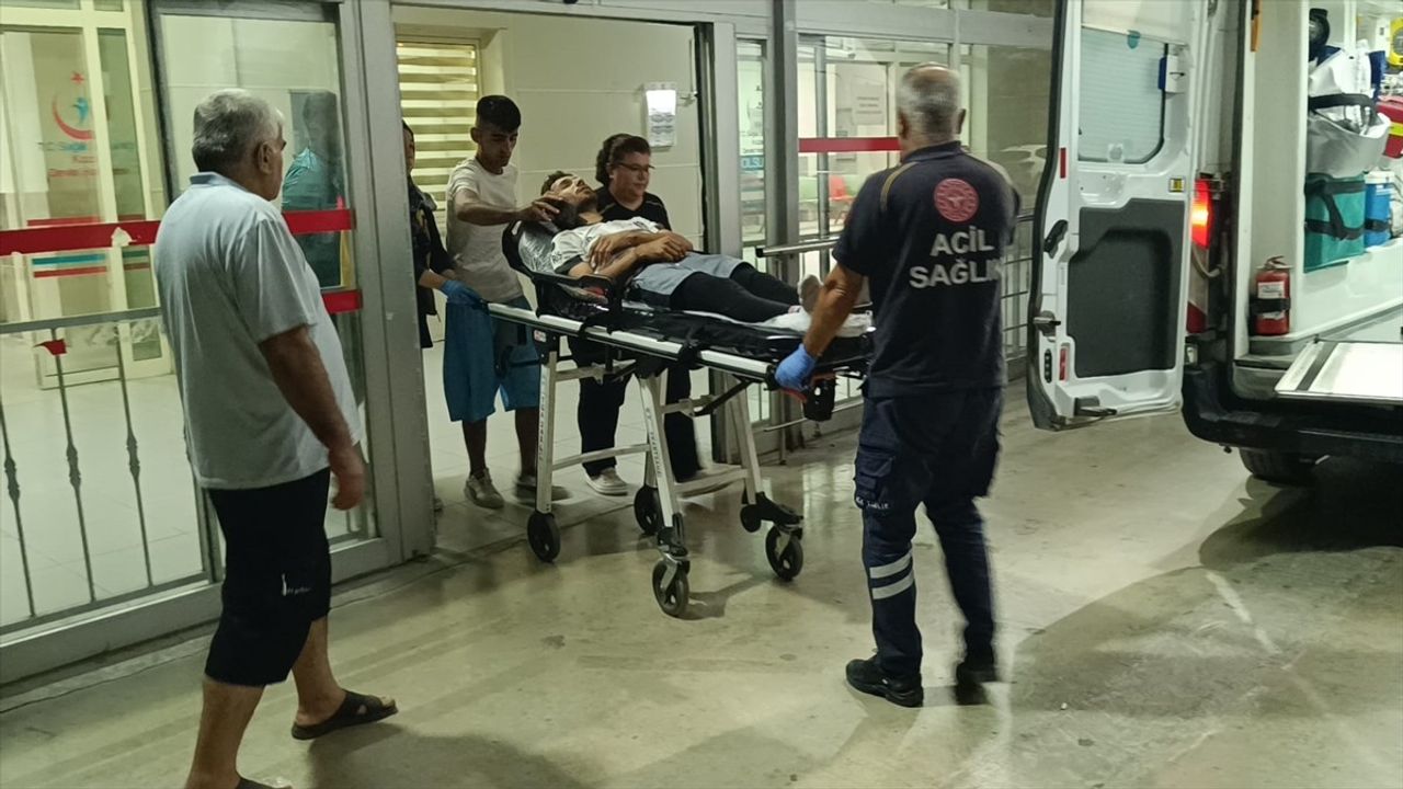 Adana'da Halı Saha Maçında Kavga: İki Yaralı