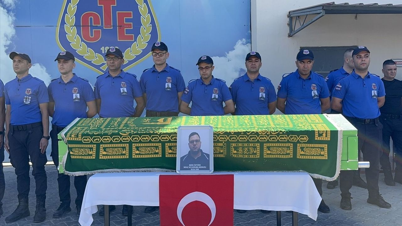 Adana'da Trafik Kazasında İki Cezaevi Personeli Hayatını Kaybetti
