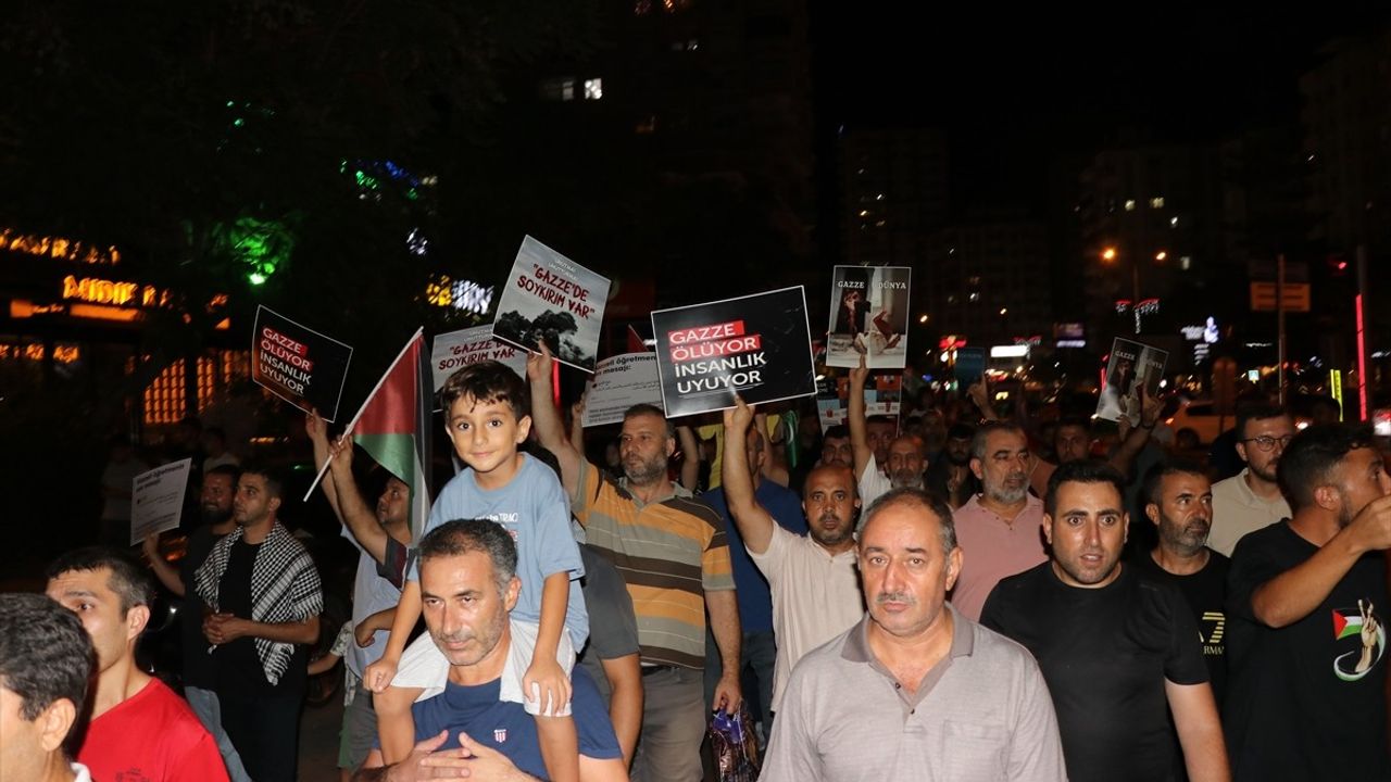 Adana ve Osmaniye'de Filistin İçin Destek Yürüyüşü