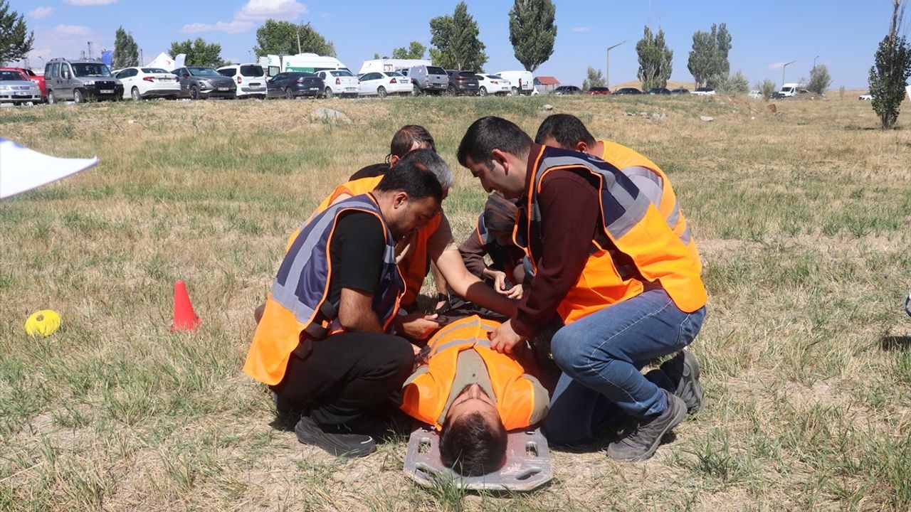Ağrı'da AFAD Gönüllüleri İçin Yarışma Düzenlendi