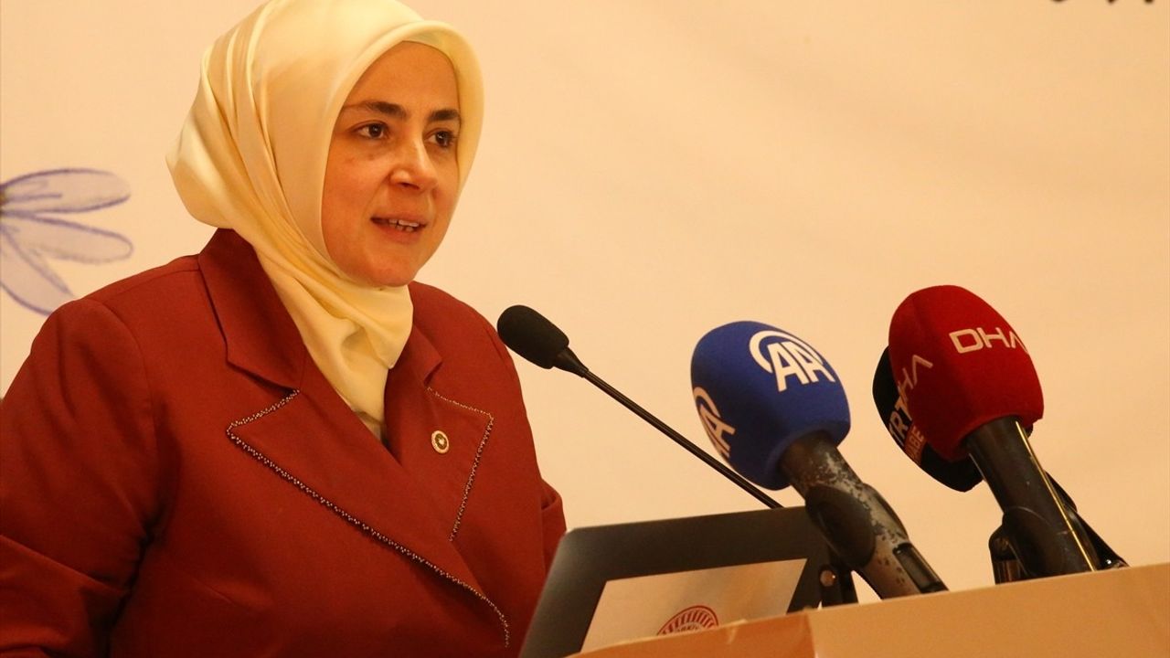 Aile İçin Dijital Eğitim ve Psiko-Sosyal Destek Çalıştayı Erzurum’da Gerçekleştirildi