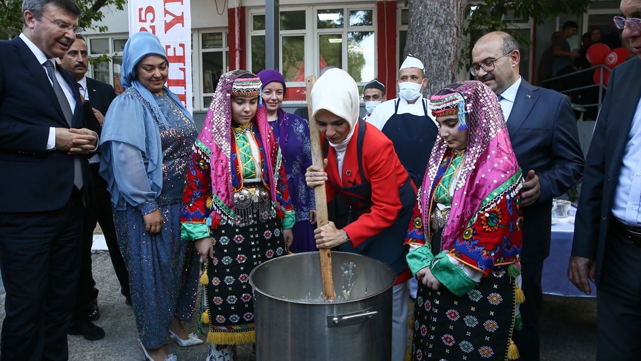 Aile ve Sosyal Hizmetler Bakanı Göktaş Balıkesir'de Ziyaretlerde Bulundu