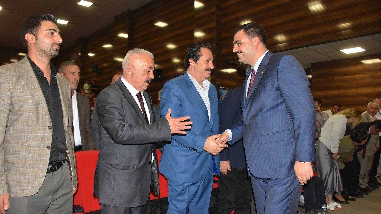 AK Parti Genel Sekreteri Eyyüp Kadir İnan Van'da STK Temsilcileriyle Buluştu