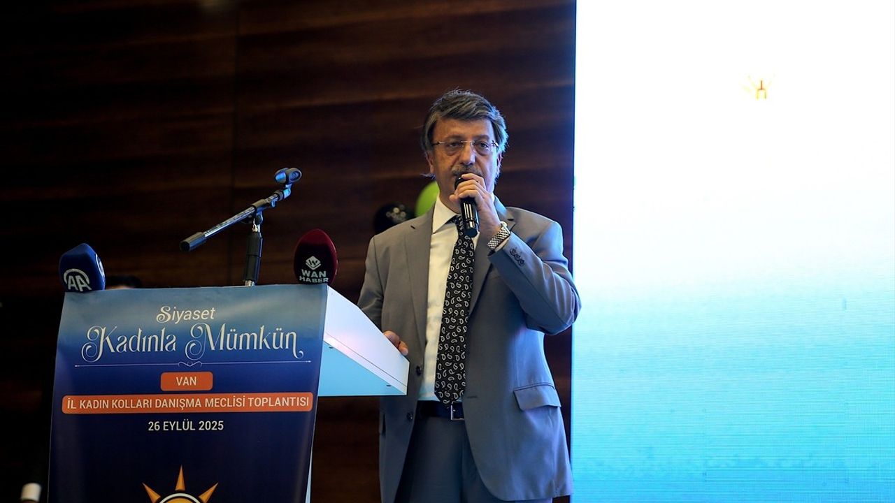 AK Parti Kadın Kolları Toplantısı Van'da Gerçekleşti
