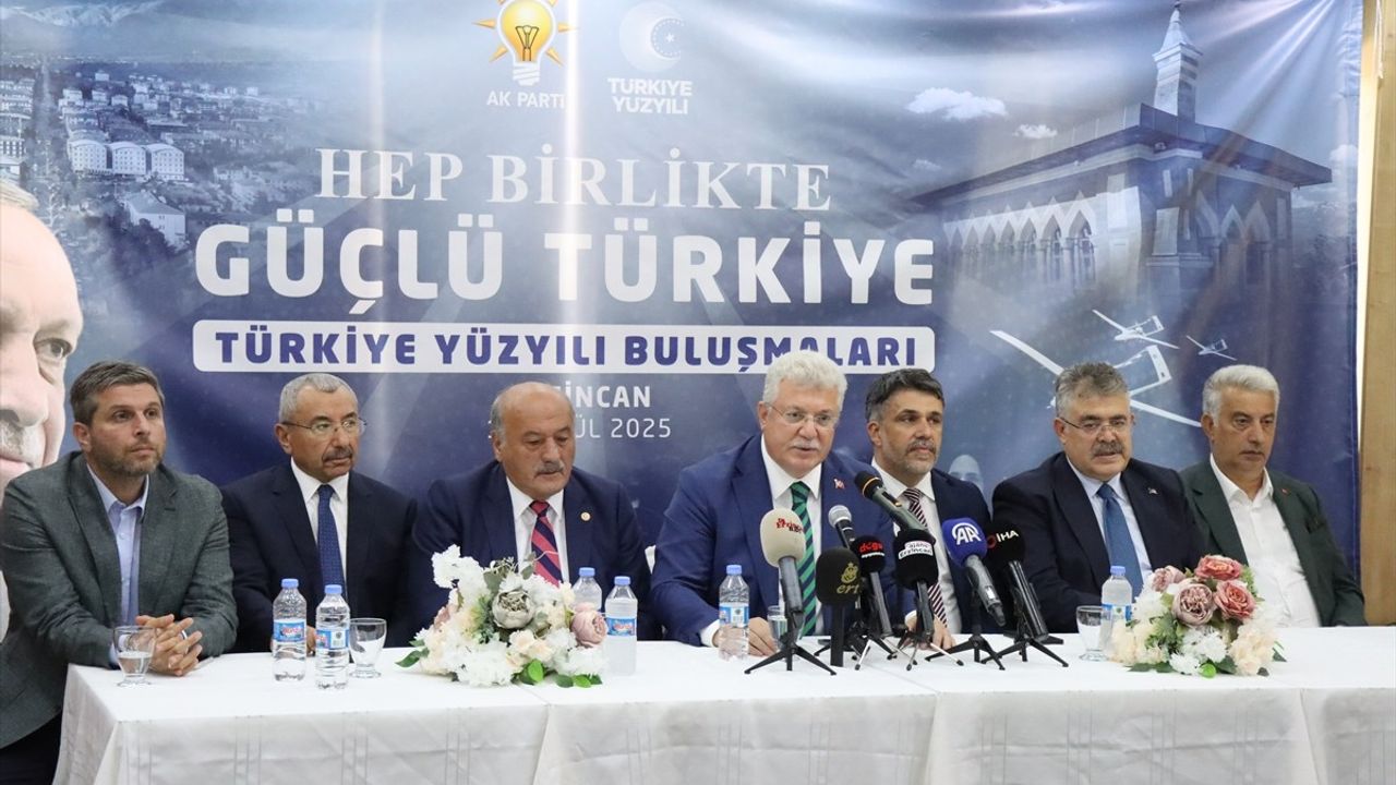 Akbaşoğlu, CHP'yi Eleştirdi: 'Kendi İçiyle Mücadele Ediyorlar'