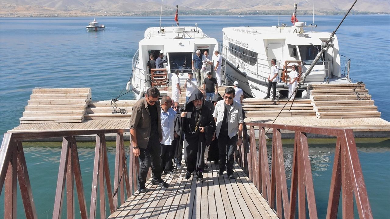 Akdamar Kilisesi'nde 13. Ayin Gerçekleşti