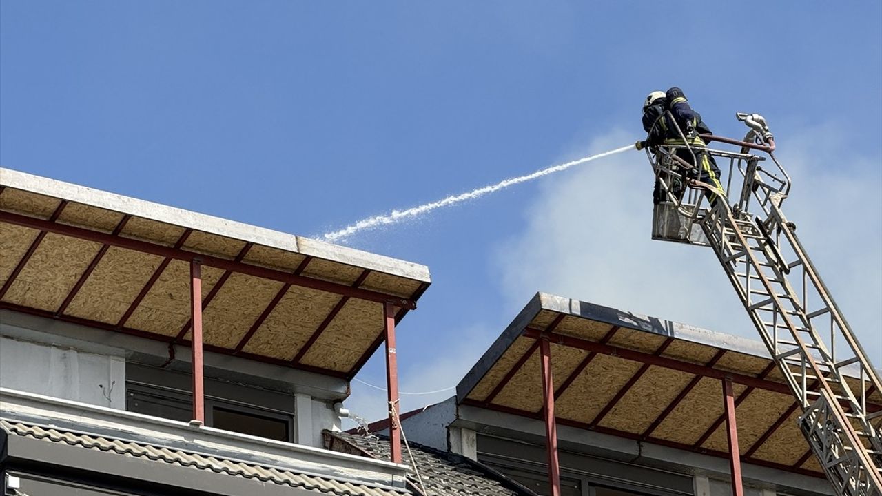 Alanya'daki İnşaat Yangını Kontrol Altına Alındı