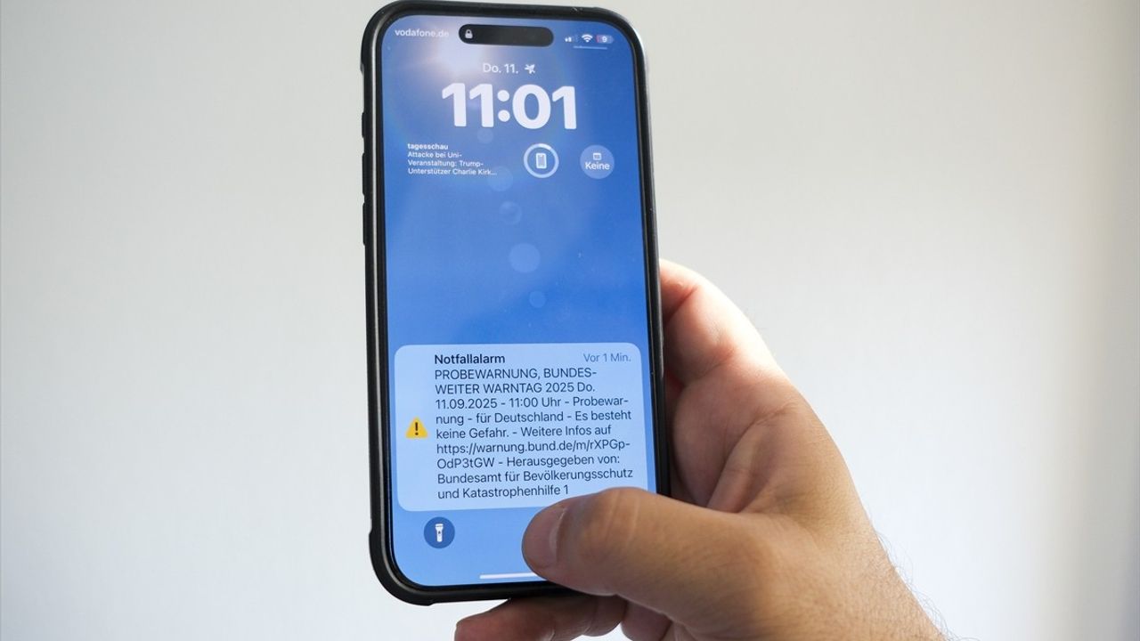 Almanya'da Acil Durum Uyarı Sistemleri Test Edildi