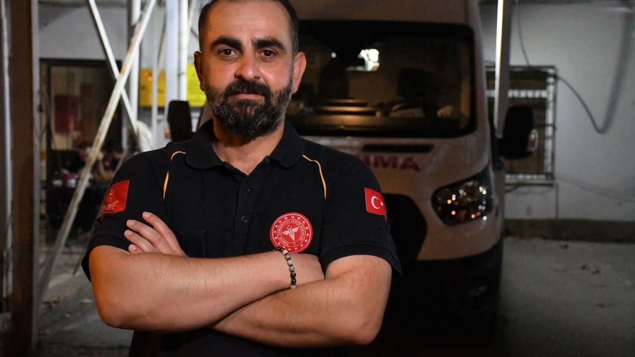 Ambulans Şoföründen Örnek Davranış: Kendi Ayakkabısını Verdi
