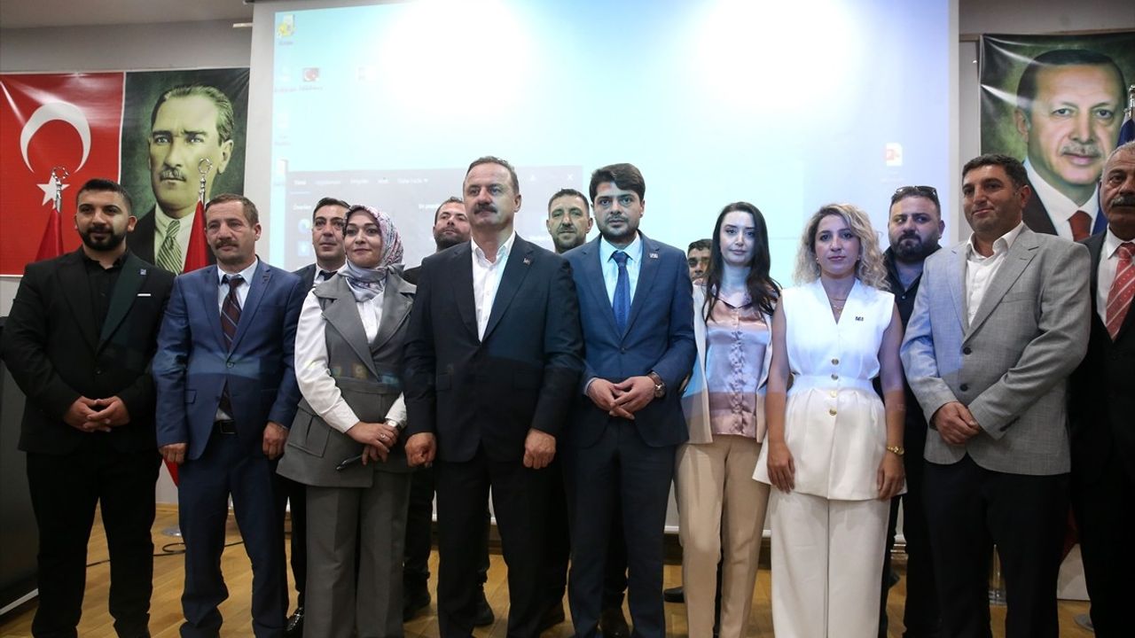 Anahtar Parti Genel Başkanı Yavuz Ağıralioğlu Muş'ta Esnaf Ziyareti Gerçekleştirdi