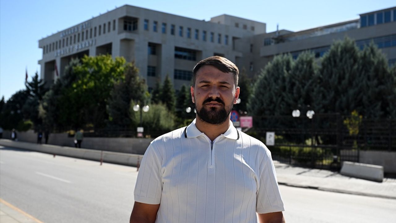 Ankara'da Taksici Darbedildi: Olay Anları Kameraya Yansıdı