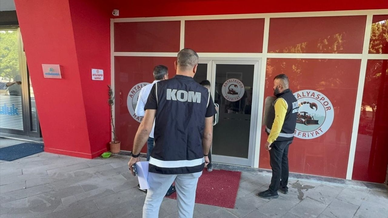 Antalya Büyükşehir Belediyesinde Yolsuzluk Soruşturması: 16 Gözaltı