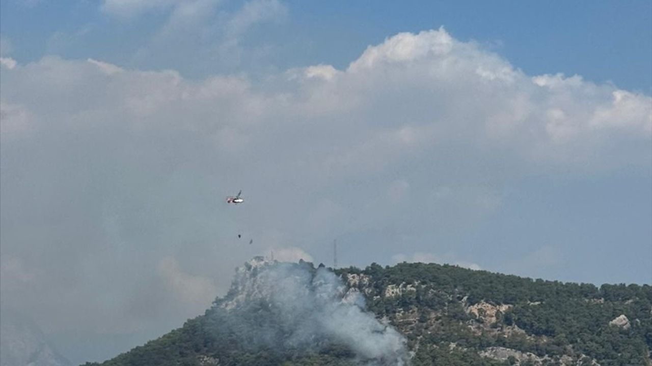 Antalya'da Orman Yangınına Müdahale