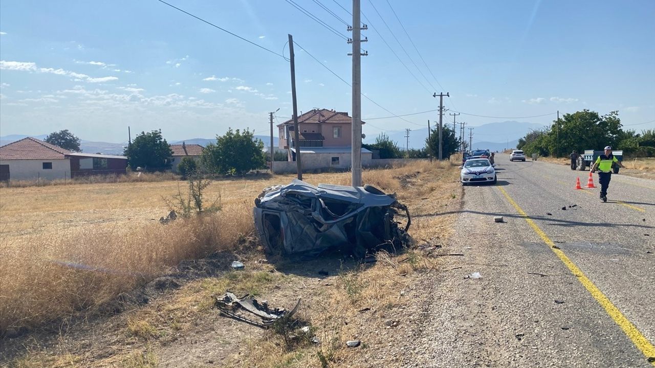 Antalya'da Takla Atan Otomobilin Sürücüsü Hayatını Kaybetti