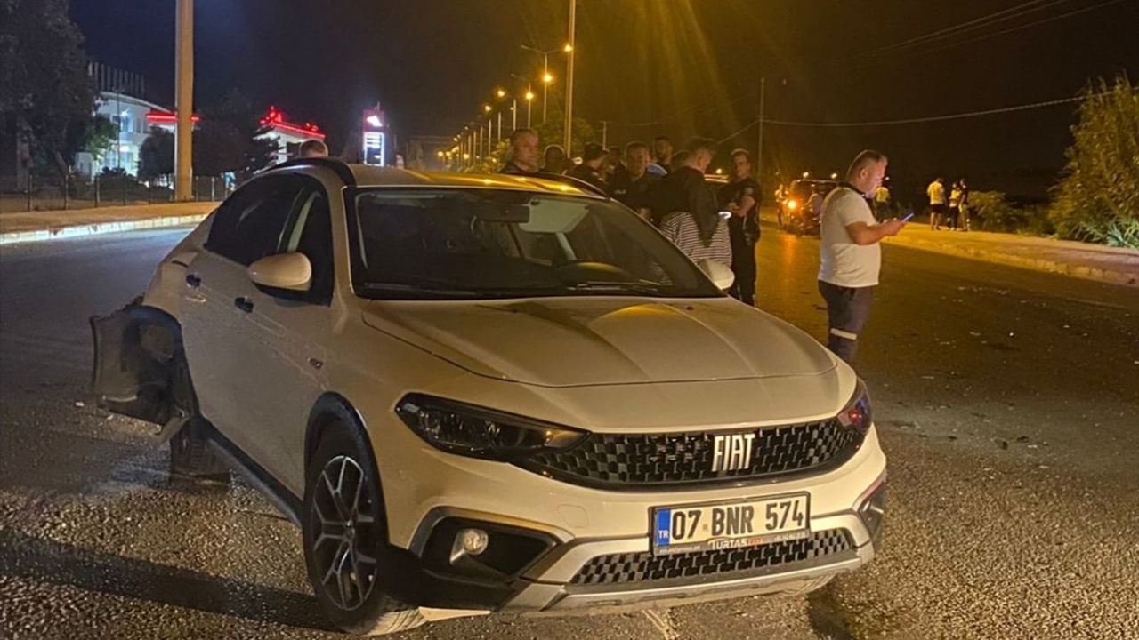 Antalya'da Trafik Kazası: 5 Yaralı