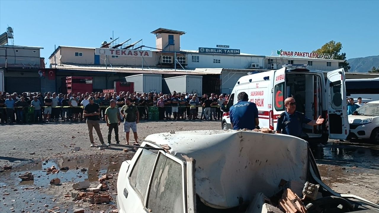 Antalya Toptancı Halinde Patlama: 1 Ölü, 3 Yaralı