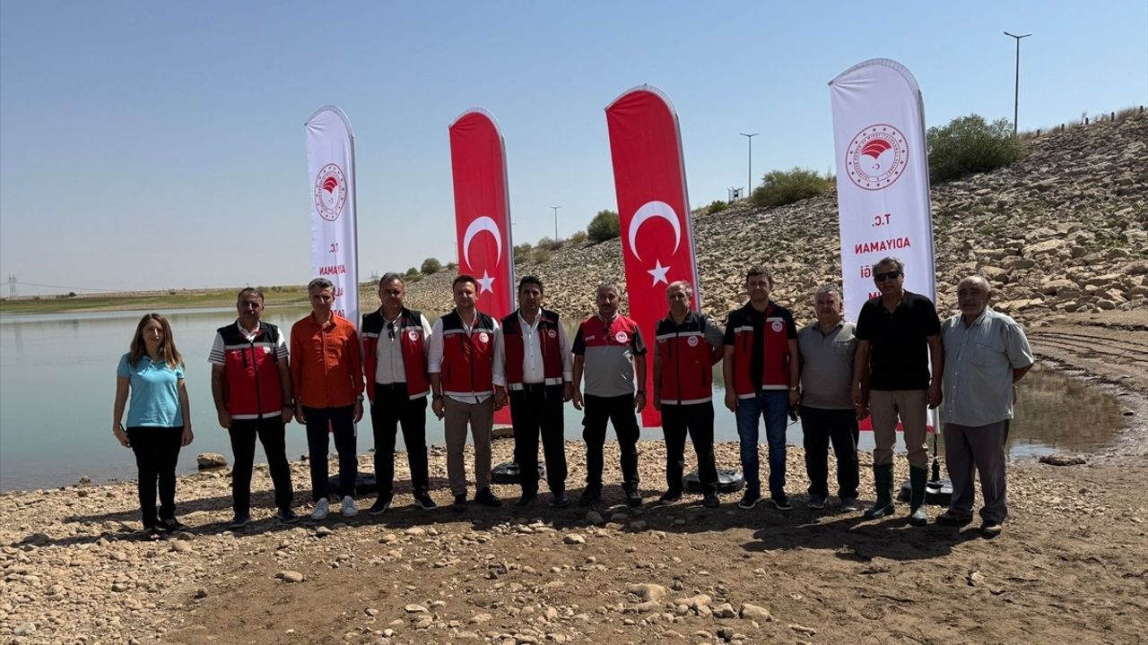 Atatürk Barajı'na 1 Milyon 75 Bin Balık Yavrusu Salındı