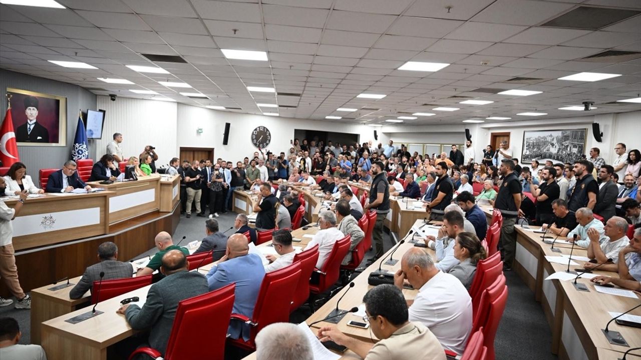 Aydın Büyükşehir Belediyesi Meclis Toplantısı Tartışmalar Sonucu Ertelendi