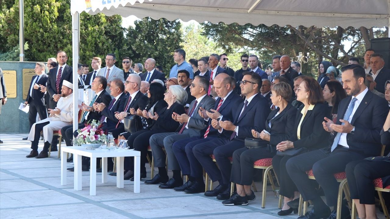 Bakan Yerlikaya, Menderes ve Arkadaşlarını Andı