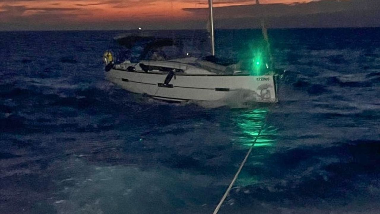 Bakırköy Açıklarında Tekne Kurtarıldı