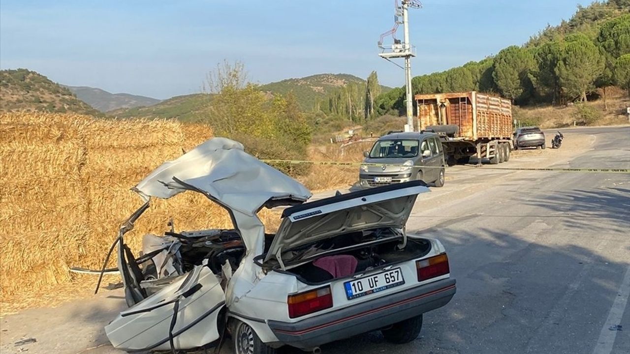 Balıkesir'de Otomobil Kazası: Sürücü Hayatını Kaybetti