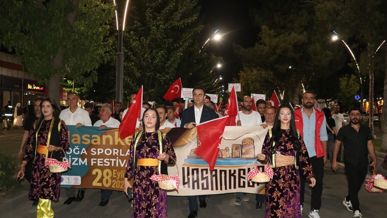 Batman'da Festival ve Fuar Tanıtımı Kortej Yürüyüşü ile Başladı