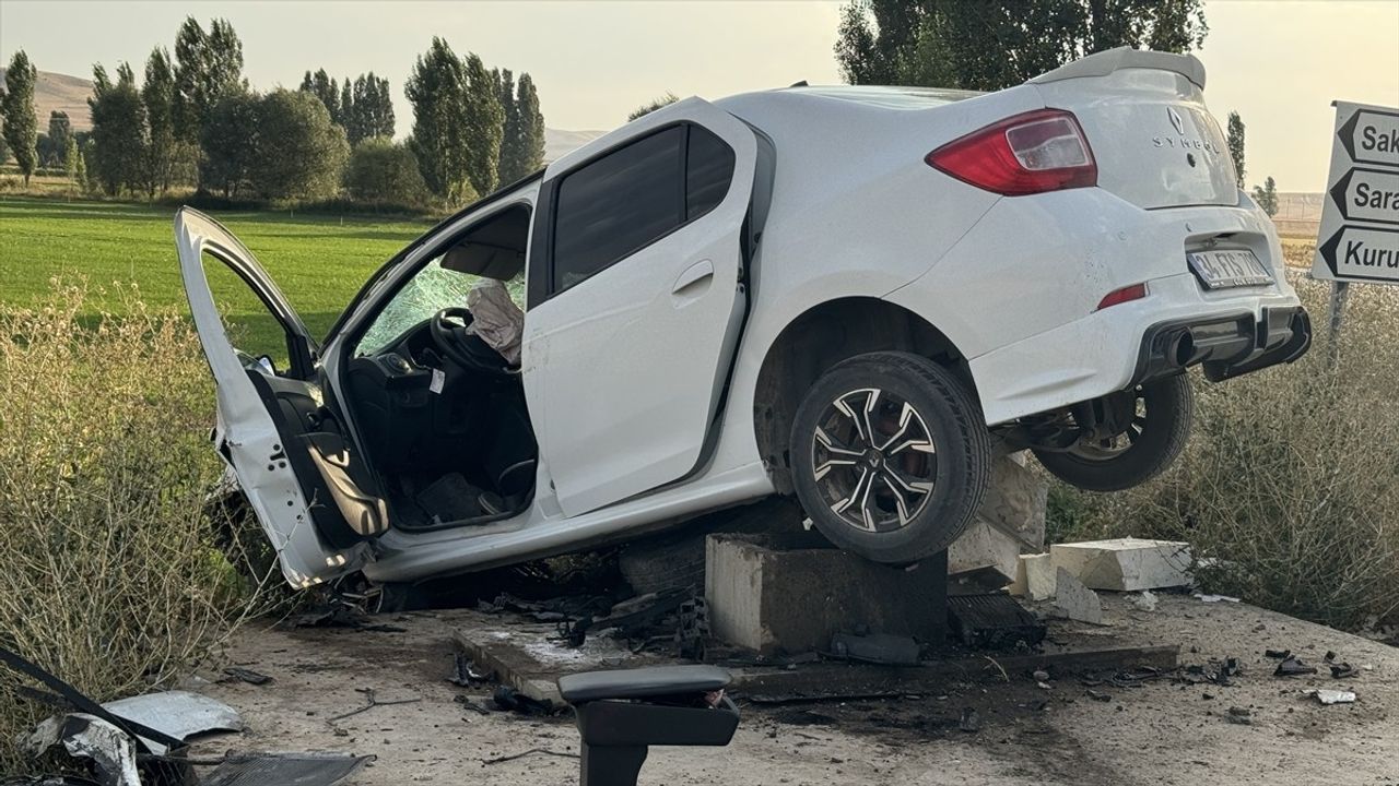 Bayburt'ta Trafik Kazası: 4 Yaralı