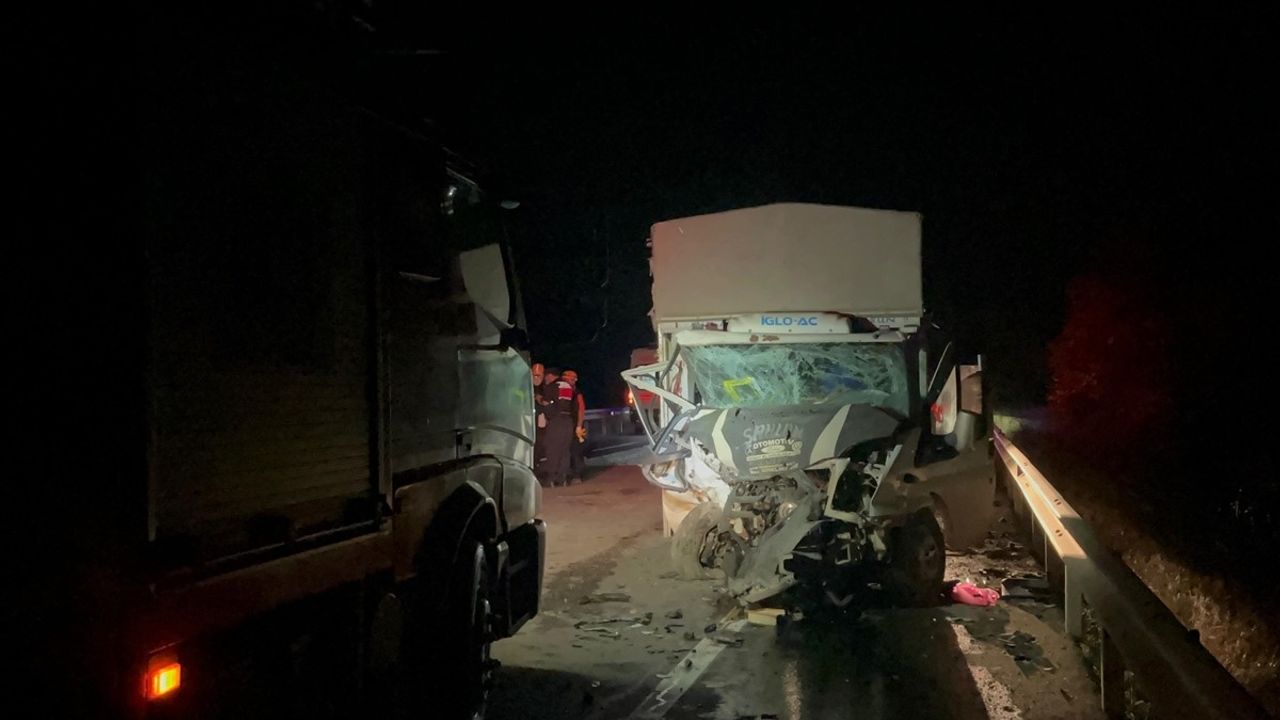 Bilecik'te Kaza: 1 Ölü, 2 Yaralı