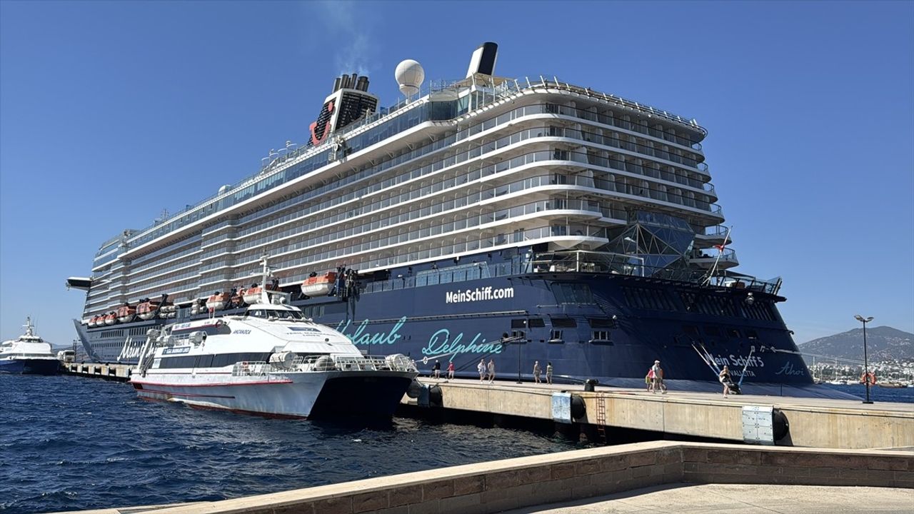 Bodrum'a Gelen Mein Schiff 5 Kruvaziyeri 2,545 Turist Getirdi