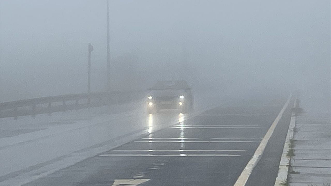 Bolu Dağı'nda Sağanak ve Sis Etkisi